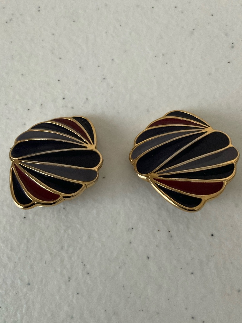 Trifari Gold-Tone Shell Clip Earrings in Black & Burgundy